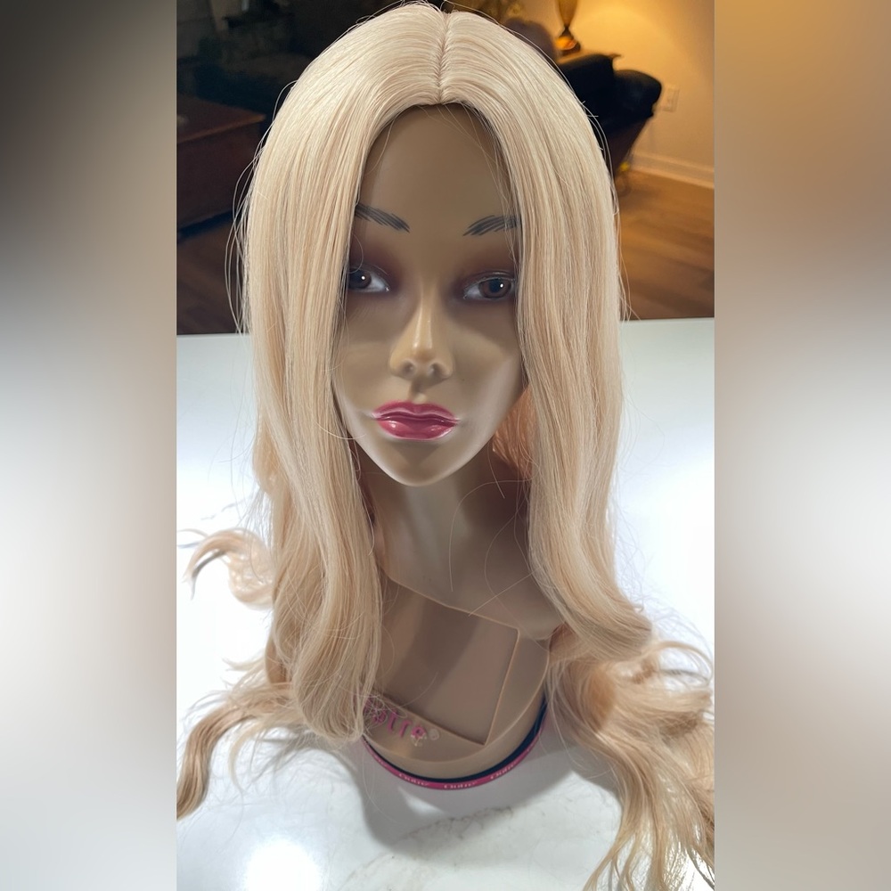 HAIR, 30” center part, light layer, Blonde - Picture 4 of 10